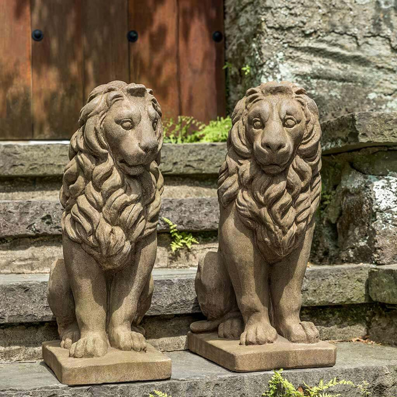 lionstatues.jpg
